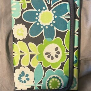 Thirty-One Floral Trifold and Go Notepad Case - Blue, Green, White